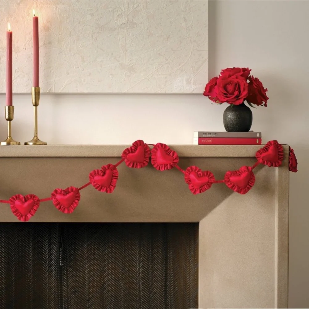 TARGET THRESHOLD VALENTINE'S DAY HEART GARLAND 1CT